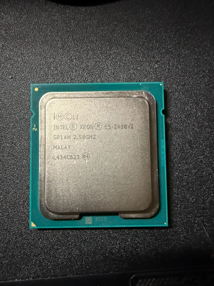 Intel Xeon E5-2430 v2 SR1AH 2.5 - 3.0 GHz, 15MB, 6 Core, Socket LGA1356, 80W CPU - Image 1 of 1
