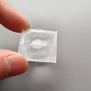 2 Stück 30 x 30 mm Optische PMMA Fresnellinse Solar Kondensator Brennweite 28/50/80 mm - Bild 1 von 7