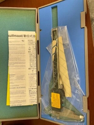 MITUTOYO 573-201-10 NTD10-6" C OFF SET CENTERLINE CALIPER HARD CASE. — 第 1/2 张图片