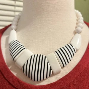 Collana Vintage Grossa Nero Bianco Righe Atmosfera Nautica Perline Dichiarazione 6026 - Foto 1 di 8