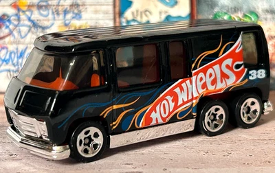 Autocaravana Hot Wheels GMC (Negra) Como Nueva/Suelta Foto 1 de 4