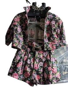 Hergestellt im Schatten 80er Jahre Jacke & Blumenmuster hochtaillierte Gürtelshorts USA Union hergestellt 5 - Bild 1 von 9