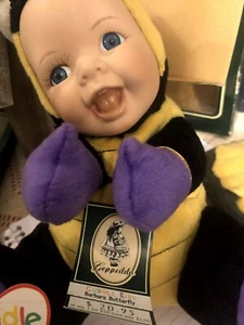 Geppeddo Cuddle Kids "Barbara Butterfly" Porcelain Faced Purple and Yellow 2002 - Picture 1 of 4