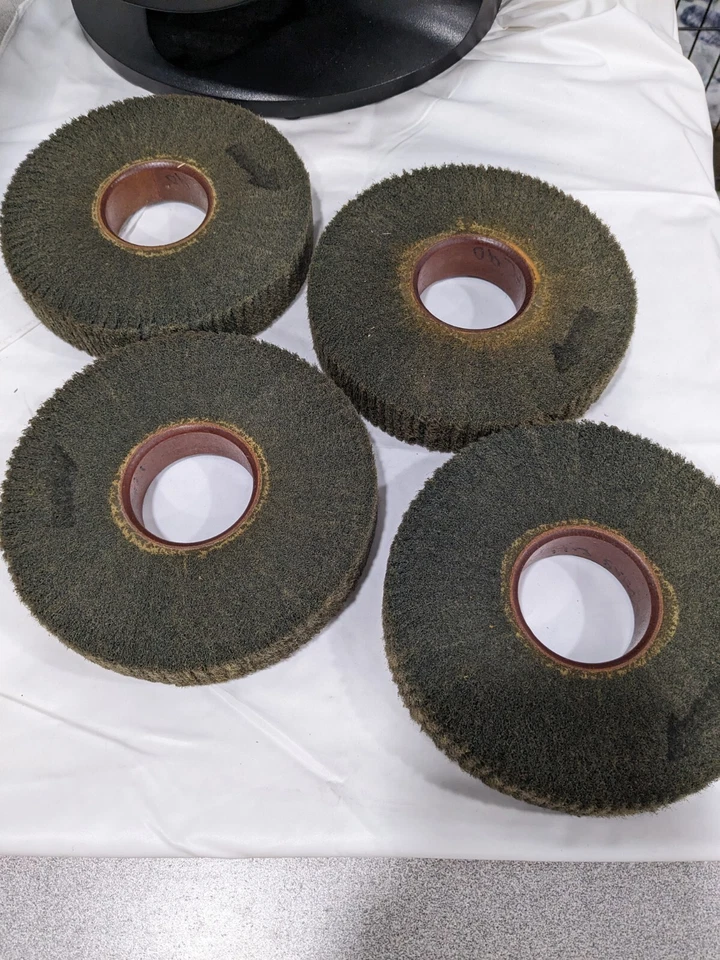 Rueda con solapa sin montar Brite Star-6" Diam 220 grano carburo de silicio cantidad 4 77591782 Foto 1 de 4