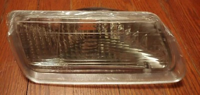 Luz de estacionamiento intermitente delantera derecha 92 93 94 95 Pontiac Grand Am TYC Foto 1 de 4