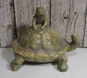 Statuina rana in resina che cavalca una tartaruga 5 x 4 x 4 pollici - Foto 1 di 12