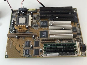 Gigabyte GA-586ATV Socket 7 ISA board + Pentium MMX 200 MHz + 48 MB RAM + Cooler - Picture 1 of 4