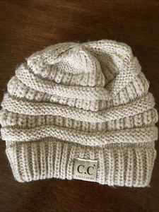 Gorro beige CC Kids ~ usado en excelente estado - Imagen 1 de 5