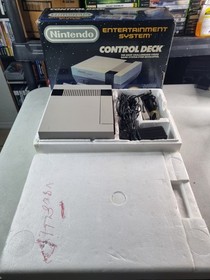 Nintendo Entertainment System NES Control Deck Console COMPLETE 