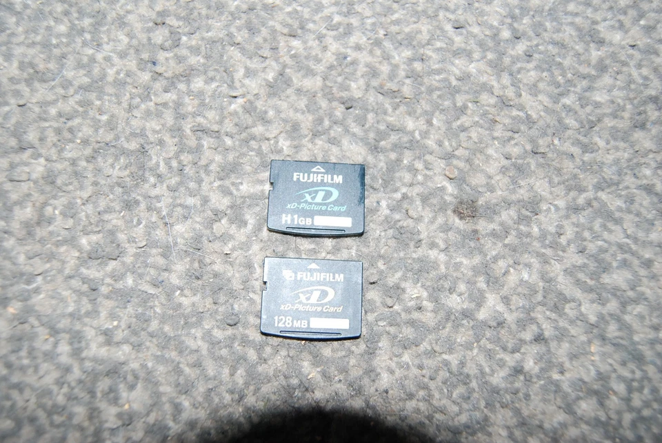 FujiFilm  xD Picture Card H1 - 1GB   + 128mb - Image 1 of 1