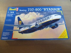 Boeing 737-800 Ryanair Revell N° 04241 1:144 - Photo 1/3