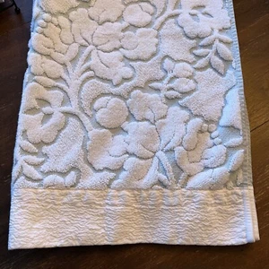 WORLD MARKET OMBRE SCROLL FLORAL Blue & CREAM (PAIR) BATH TOWELS 28 X 54 - Picture 1 of 6