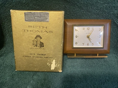 Vintage Seth Thomas Walnut Table Top Alarm Clock￼ Cover
