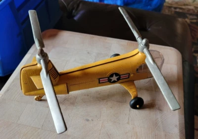 Helicóptero de juguete amarillo fundido a presión Hubley de metal de 1950 hecho en EE. UU. Foto 1 de 4