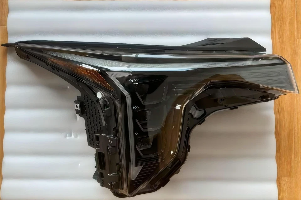 NUEVO Conjunto de faros para proyector de fábrica lado derecho KIA K4 2024-2025 92102-GG140 Foto 1 de 3