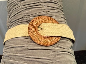 Damen geflochtener beige elastischer Strohgürtel mit runder Rattanschnalle - verstellbar - Bild 1 von 6