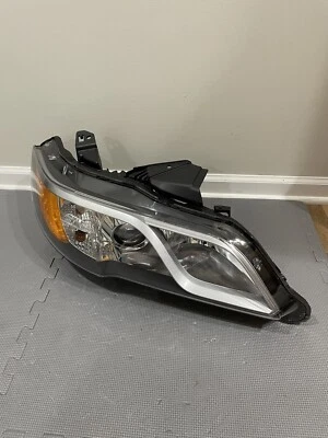 Carcasa de faro oculto de xenón lateral derecho original Acura RDX 2013-2015 usada Foto 1 de 4
