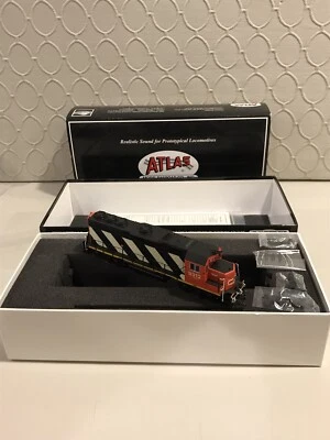 HO Scale Atlas Gold GP-40 Low Nose DCC Diesel Locomotive CN CANADIAN NATIONAL - Image 1 of 4