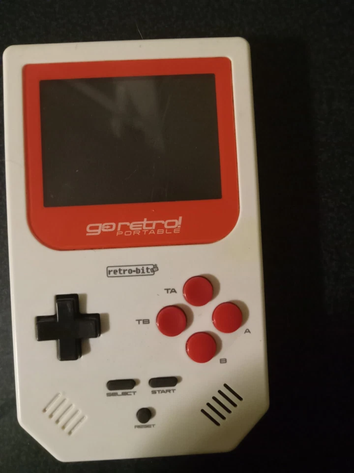Retro-Bit Go Retro Portable Game Console – 260+ Games – Tested & Working - Image 1 of 4