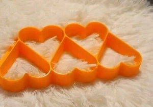 Heart 5 Count Connected 1 Piece Cookie Cutter 3D Printed PLA - Picture 1 of 8