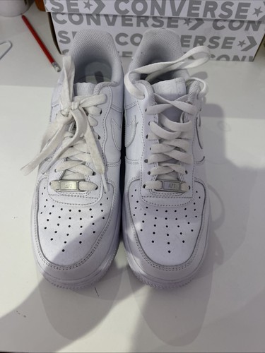 NIKE Etichetta in metallo bianca Airforce in pelle taglia UK 6 5 sul davanti