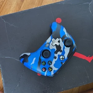 PowerA Enhanced Wired Controller for Xbox Blue Camo - Picture 1 of 4