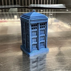 OO Gauge TARDIS 1:76 scale For 00 Railway Layout Dr Who Custom Police Box - Picture 1 of 3