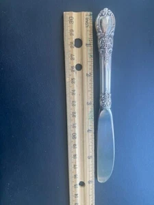 LUNT ''  AMERICAN VICTORIAN'' 925 STERLING SILVER BUTTER SPREADER - Picture 1 of 6