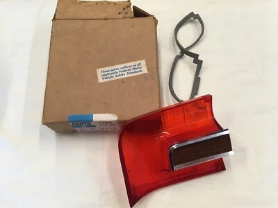 Nuevo de Lote Antiguo 1968 Plymouth Fury III vagón exterior izquierda luz trasera lámpara lente grano madera Foto 1 de 4