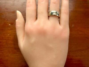 Vintage. 10k White Gold 7mm Wide Wedding Band Ring Sz 7 - 7.25 - Picture 1 of 7