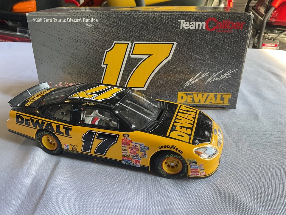 2000 Team Caliber Preferred 1:24 Matt Kenseth #17 Dewalt Ford with Box - Image 1 of 1