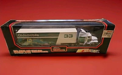 NUEVO EN CAJA 1992 RACING CHAMPIONS HARRY GANT OLDSMOBILE 1:64 DIE-CAST TEAM TRANSPORTER  Foto 1 de 4