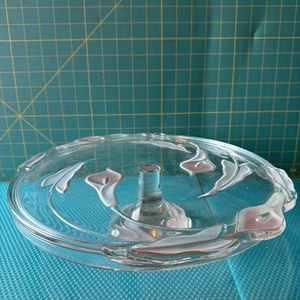 80s*MIKASA*CRYSTA* FLAIR*FROSTED CALLA LILY*FOOTED*PEDESTAL CAKE PLATE/STAND - Picture 1 of 12