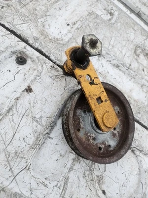 Cub Cadet 3000 Series 50 Inch Deck Tensioner 3100 3225 3240 3235 3206 3204 3205 - Image 1 of 2