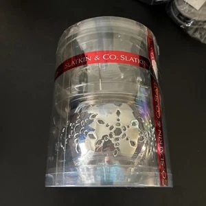 BATH & BODY WORKS SLATKIN & CO CHRISTMAS FRAGRANCE OIL WARMER CUTOUT SNOWFLAKE - Picture 1 of 2