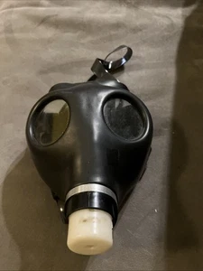 Vintage Israeli Adult Gas Mask Costume - No Filter - Picture 1 of 4