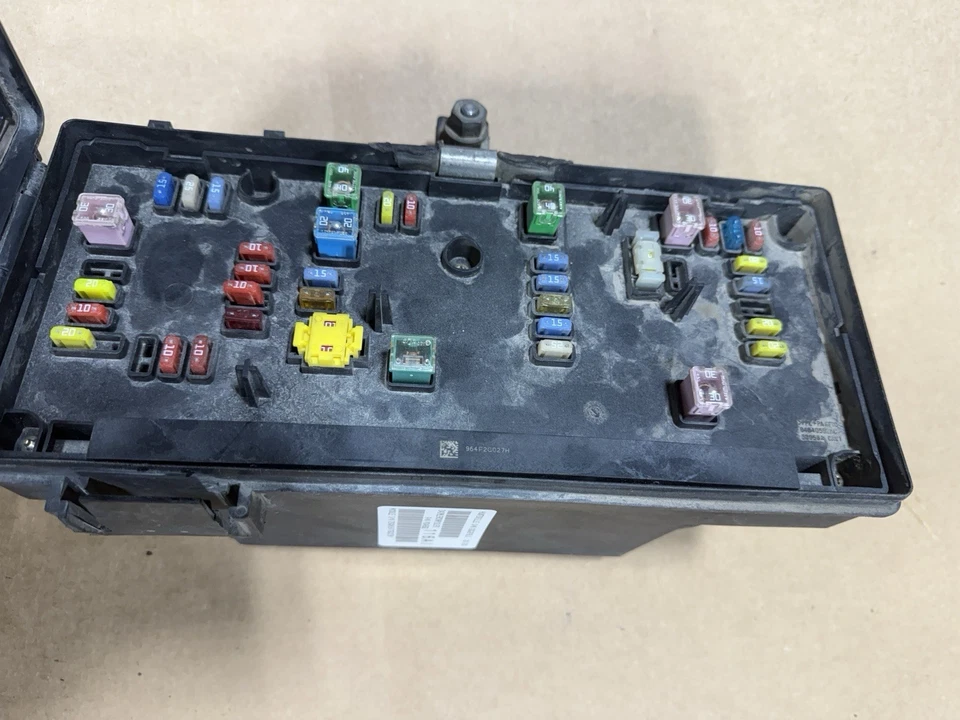 Dodge RAM 2500 3500 2007 diésel Cummins OEM TIPM caja de fusibles 04692116AI Foto 1 de 4