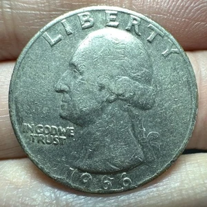 Rare - 1966 Washington Quarter with Die Crack On Eagles Chest Error - Foto 1 di 19