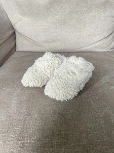 UGG Baby Size 2/3 Booties Bixbee White Fuzzy Warm Shoes Infant Size - Picture 1 of 7
