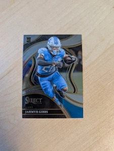 Panini Select 2023 - Club Level Jahmyr Gibbs #266 (RC) - Imagen 1 de 2