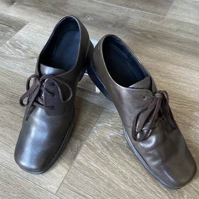 Rockport Oxford Shoe Women Sz 8 Brown Lace Up Slip Resistant - Image 1 of 4