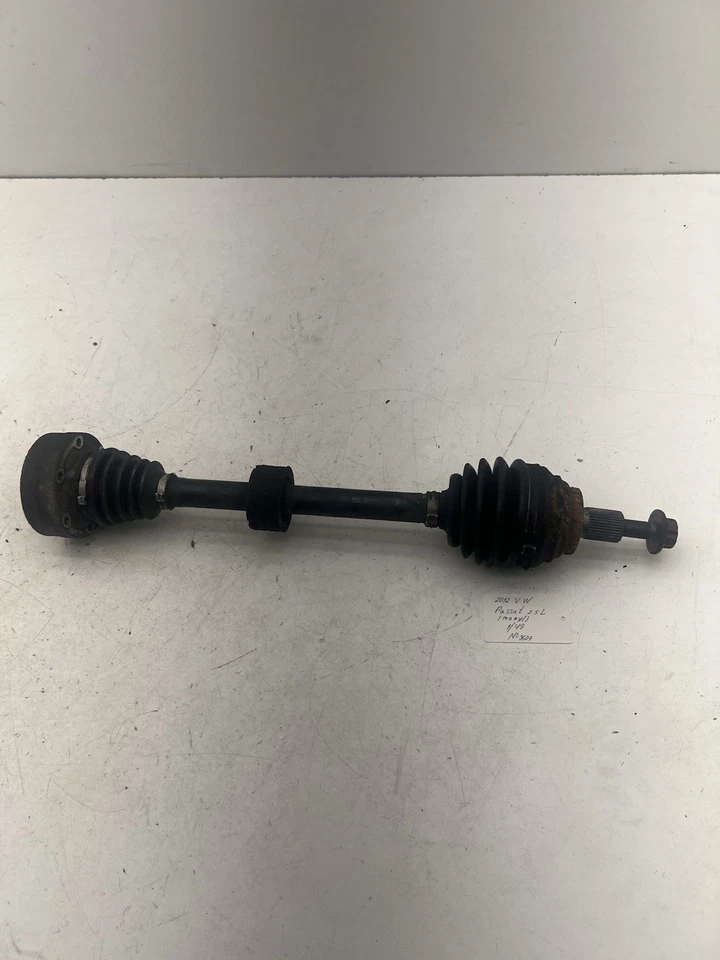 Оригинальный передний левый вал оси для Volkswagen Passat 2,5 л 2012–2015 годов выпуска. - Изображение 1 из 4