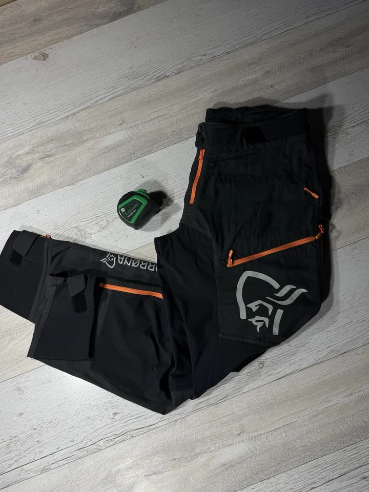 Pantalones Norrona Fjora Flex1 Talla L Para hombres Aire Libre Pantalones Trekking Senderismo Pantalones Y2K Foto 1 de 4
