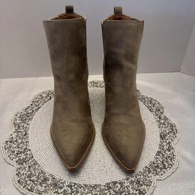 Women’s Suede Nine West Tan Ankle Boots Size 9 M - Image 1 of 4