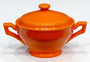 VERNON KILNS Vintage EARLY CALIFORNIA Art Pottery ORANGE Sugar Bowl & Lid fiesta - Picture 1 of 3