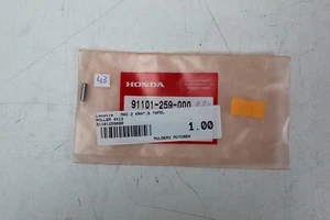 HONDA C72 C77 C78 CA72 CA77 CIIL72 CB650 OEM roller crankshaft 4x13 91101259000 - Picture 1 of 3
