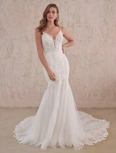 Maggie Sottero Penelope Wedding Dress - Picture 1 of 6