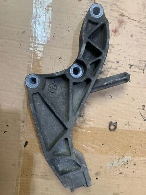 VAUXHALL ZAFIRA B 05-09 1.9 REAR GEARBOX MOUNT 24459826 - Image 1 of 4