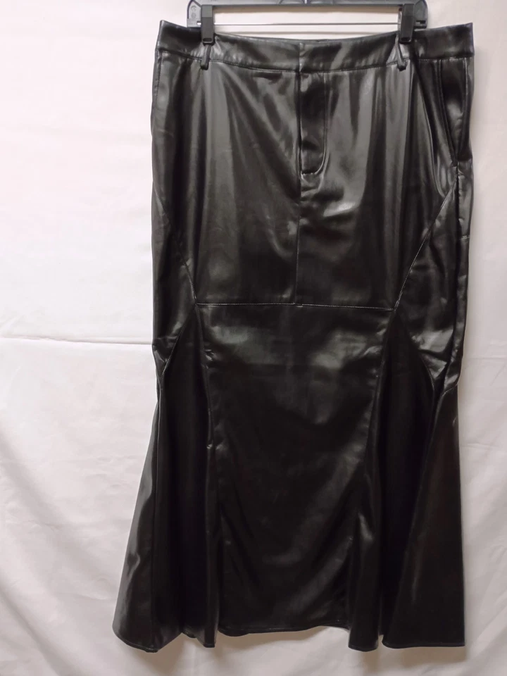 Maxi Falda Forever 21 Plus Mujer Negra Imitación Cuero abertura Elegante 1X Nueva con Etiquetas Foto 1 de 1