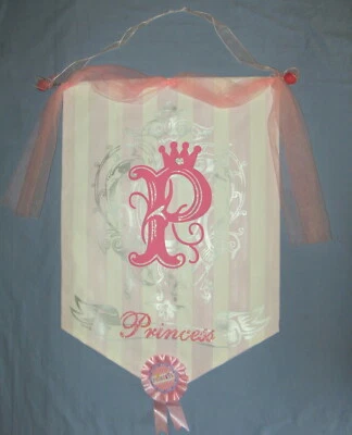 Banner colgante de pared de princesa rosa a rayas plateado "P" adorno de tul decoración para niñas usado en excelente estado Foto 1 de 4